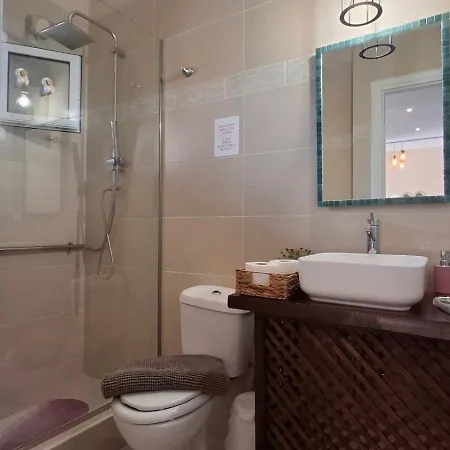 Apartment Trousas Double