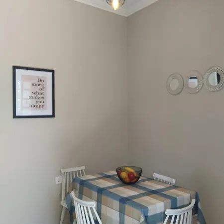 Apartment Trousas Double