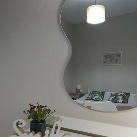 Apartment Trousas Double