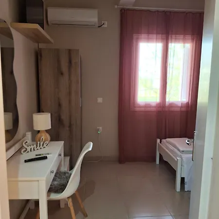 Trousas Double Roda (Corfu)